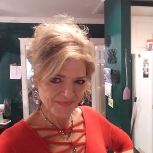 Meet your Posher, Sissy